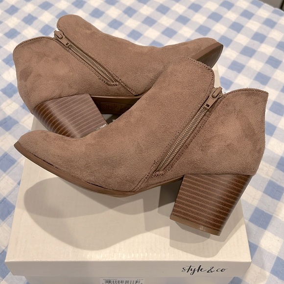 🍁Masrinaaf Taupe Suede Ankle Boots by Style & Co. In Size 5.5M - Picture 1 of 8